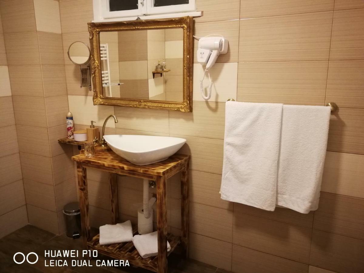 Apartament Hunter Apartment คลูจ-นาโปกา ภายนอก รูปภาพ