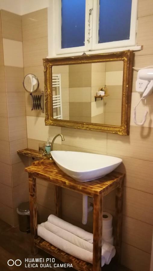 Apartament Hunter Apartment คลูจ-นาโปกา ภายนอก รูปภาพ
