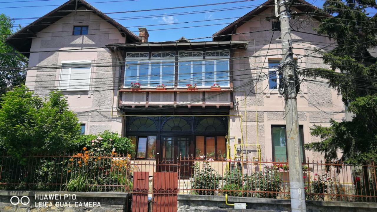 Apartament Hunter Apartment คลูจ-นาโปกา ภายนอก รูปภาพ