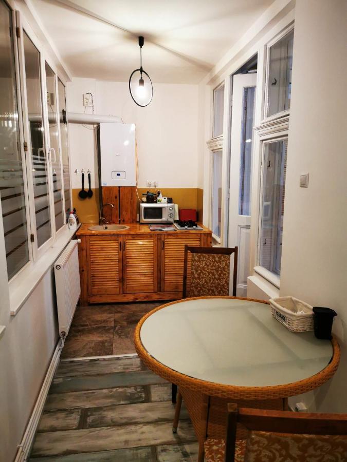 Apartament Hunter Apartment คลูจ-นาโปกา ภายนอก รูปภาพ